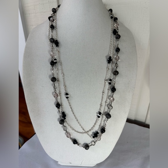 Two long black and silvertone bead necklaces - Picture 1 of 6